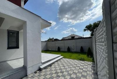 Casă individuală cu 4 camere cu Canalizare în Central - 4