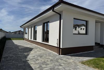 Casă cu 4 camere în Exterior Vest - 1