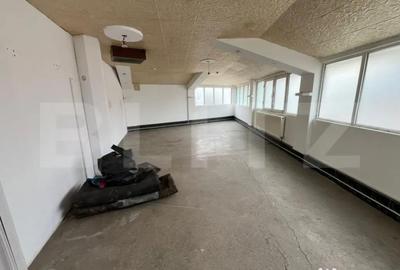 Spațiu comercial, de 220 mp, în Central - 6