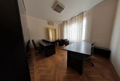 Apartament cu 6 camere decomandat în Calea Călărașilor - 1