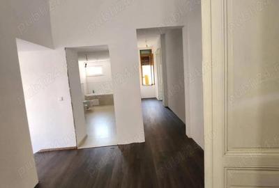 Casa de vanzare la Varias - 1