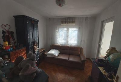 Apartament cu 3 camere decomandat în Dacia - 4