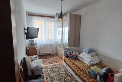 Apartament 3 camere – zona centrala Targoviste, Piata 1 Mai - 7