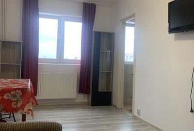 Garsonieră decomandată în Sud