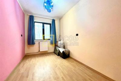 Apartament 3 camere decomandate, etaj 1, str. Narciselor 15, Bacau - 2