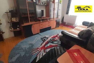 Apartament cu 2 camere decomandat în Republicii