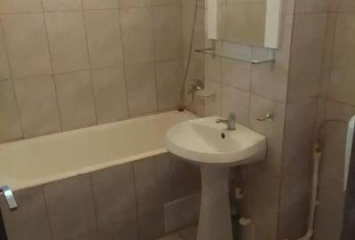 Apartament cu 4 camere decomandat în Podu Roș - 3