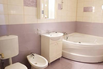 Apartament cu 3 camere, mobilat în Bună Ziua