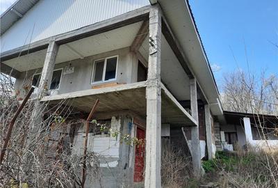 Casă cu 5 camere cu Teren 1000 Mp în Central - 4