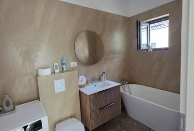 Casă cu 4 camere cu Teren 330 Mp în Central - 8