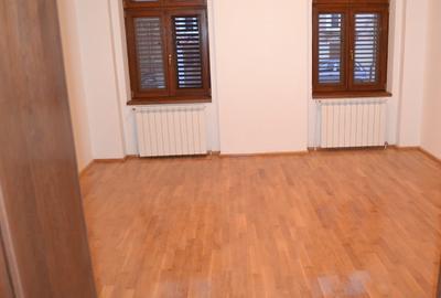 Închiriem birou in centrul Timisoarei 45mp-parter-360€ 48mp-mansardă înaltă-330€ Închiriem birou in centrul Timisoarei 45mp-parter-360€ 48mp-mansardă înaltă-330€ - 3