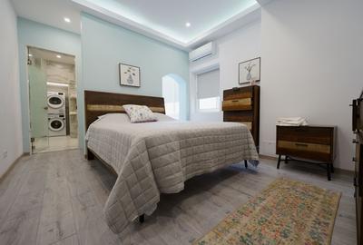 Apartament cu 3 camere semidecomandat, mobilat în Calea Victoriei