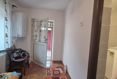 Casă cu 4 camere cu Canalizare în Central - 14