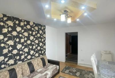 Apartament cu 3 camere semidecomandat, mobilat în Săsar