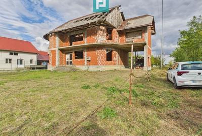 Casă la roșu S+P+1 în Bodrogu Nou - 1