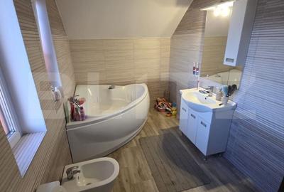 Casă cu 5 camere cu Teren 444 Mp în Corunca - 5