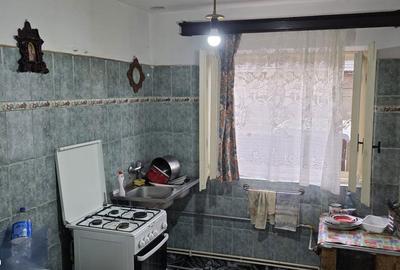 Casă cu 5 camere cu Canalizare în Dragomirești - 2