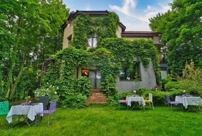 Proprietate de vânzare – Clădire premium pe drumul spre Poiana Brașov - 1