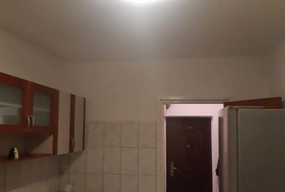 Apartament cu 3 camere semidecomandat în Central - 2