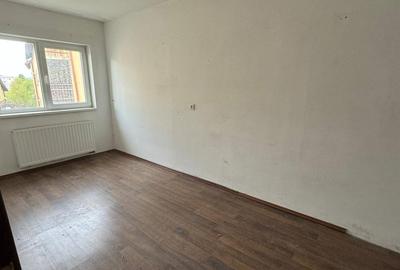 Apartament cu 2 camere decomandat în Europa