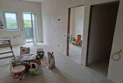 Apartament cu 4 camere decomandat în Turnișor - 3