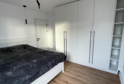 Centrul Civic - apartament 3 camere renovat - 2 grupuri sanitare - priveliște - - 7