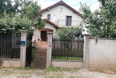 Casă individuală cu 4 camere în Cetate