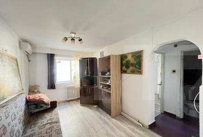 Apartament cu 2 camere semidecomandat, mobilat în Central