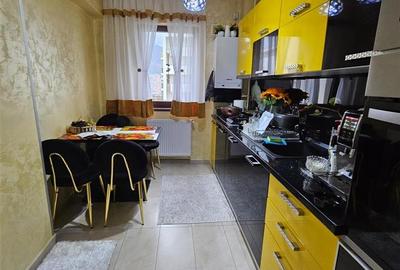 Apartament cu 3 camere decomandat în Noua - 25