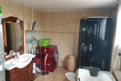 Vila 8 Camere si Curte  Spatiu Ideal pentru Familie Mare sau Investitie - 25