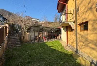 Casă cu 8 camere cu Teren 380 Mp în Central - 19