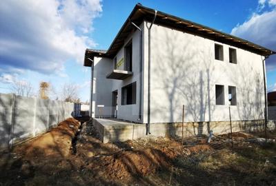 Casă cu 5 camere cu Canalizare în Cârcea - 4