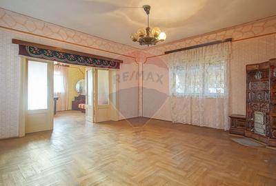 Casă cu 6 camere cu Teren 2134 Mp în Cincu - 4