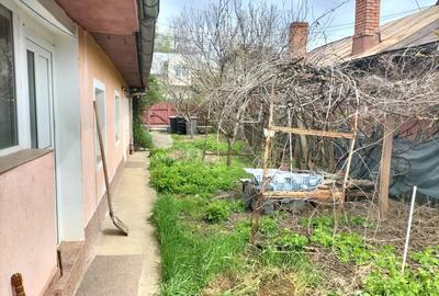 Casa 81 mp,plan parter,teren 300 mp,Toma Cozma,zona Piata Pacurari - 1