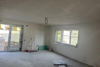 Casă cu 5 camere cu Teren 404 Mp în Km 5 - 12