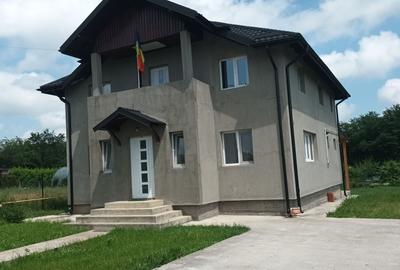 Casă cu 4 camere în Valea Călugărească - 2