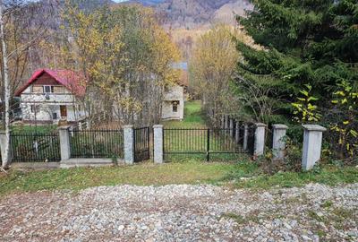 Casă cu 7 camere cu Teren 822 Mp în Măru - 2