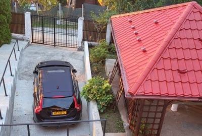 Casă individuală cu 5 camere cu Teren 2500 Mp în Central - 2