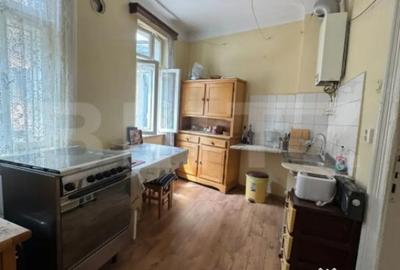 Casă cu 3 camere cu Canalizare în Parcul Carol - 11