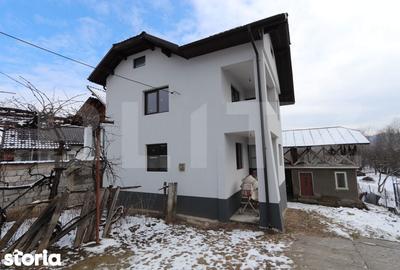 Casă cu 5 camere cu Teren 680 Mp în Buciumeni - 1