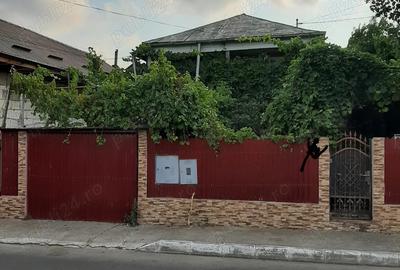 Casa parter-4 camere, gradina, garaj. Zona Liberta?ii, Vaslui. - 2