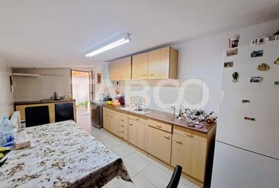 COMISION 0- Casa cu 4000 mp teren piscina zona retrasa Casolt - 15