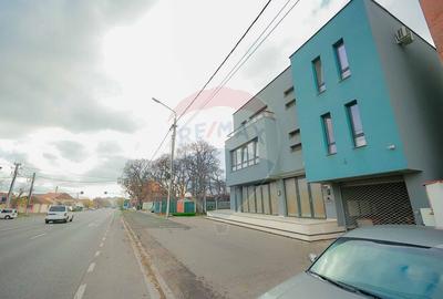 Spațiu comercial, de 430 mp, în Iosia