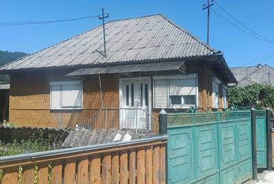 Casă cu 3 camere în Leordina - 3