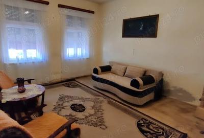 Casa de vanzare in cartierul Terezian, Sibiu - 2 camere, curte comuna. - 4