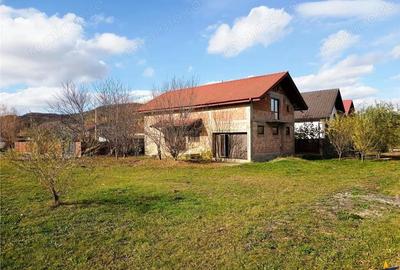 Casa la rosu cu 3 dormitoare, garaj si bransamente utilitati, Harman - 3