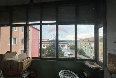 Apartament et.3, str. Sondorilor - 2