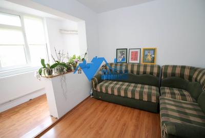 Apartament cu 3 camere decomandat, mobilat în Central