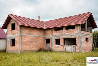 Casă cu 5 camere cu Teren 1490 Mp în Batoș - 5