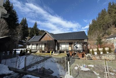 Casă cu Teren 350 Mp în Central - 1